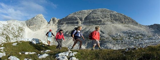 ActiveHolidays.si: How to Explore Perfect Adventure Holiday for Family?